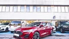 Rojo Usado 2023 Ford Focus ST-Line X Berlina | 28.900 € (Caro)