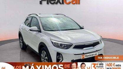 Usado Kia Stonic 101 CV (74 kW) 2022 Blanco SUV