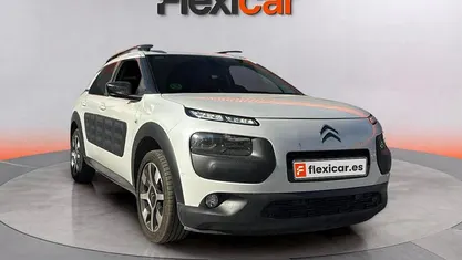 Usado Citroën C4 Feel 100 CV (73 kW) 2017 Blanco Berlina
