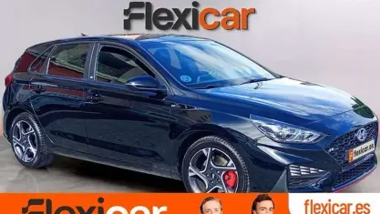 Begagnad Hyundai i30 N Line 120 HK (88 kW) 2022 Svart Sedan