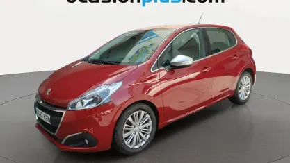 Usado Peugeot 208 Allure 100 CV (73 kW) 2017 Rojo Utilitario