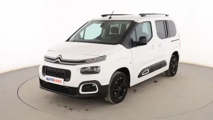 Usado Citroën Berlingo Feel 102 CV (75 kW) 2022 Blanco Monovolumen