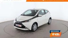 Usado 2016 Toyota Aygo X-play Utilitario | 9599 € (Precio justo)