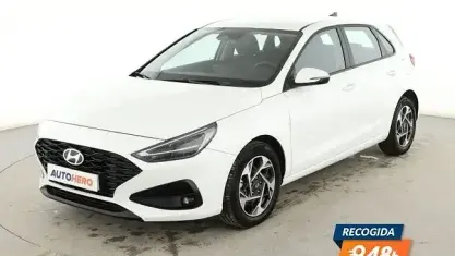 Usado Hyundai i30 120 HP (88 kW) 2025 Branco Sedan