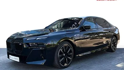 Otro Usado 2023 BMW M760e Comfort Edition Berlina | 109.900 €