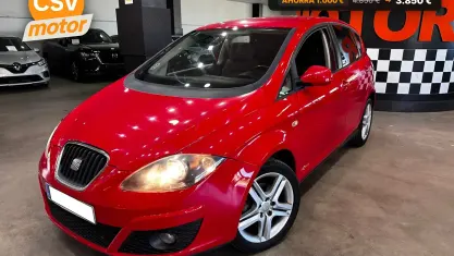 Usado Seat Altea Style 105 CV (77 kW) 2012 Rojo Monovolumen