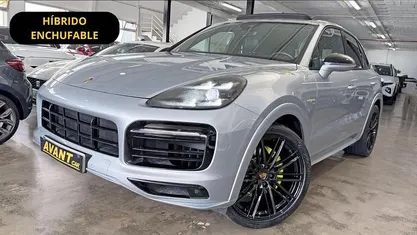 Usado Porsche Cayenne 462 CV (339 kW) 2019 Gris / plata SUV