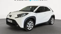 Blanco Usado 2024 Toyota Aygo Play Utilitario | 13.773 € (Precio justo)