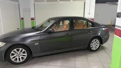 Käytetty BMW 320 170 HP (125 kW) 2007 Harmaa Sedan