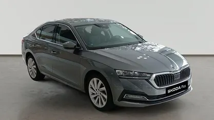 Gris Usado 2024 Skoda Octavia Style Berlina | 28.290 € (Buen precio)