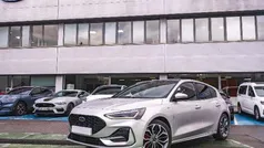 Gris Usado 2023 Ford Focus ST-Line X Familiar | 27.900 € (Caro)