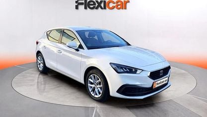 Begagnad Seat Leon Style 110 HK (80 kW) 2024 Vit Sedan
