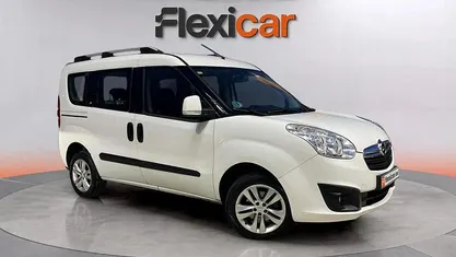 Usado Opel Combo Expression 102 CV (75 kW) 2018 Monovolumen