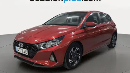 Usado Hyundai i20 100 CV (73 kW) 2021 Rojo Utilitario
