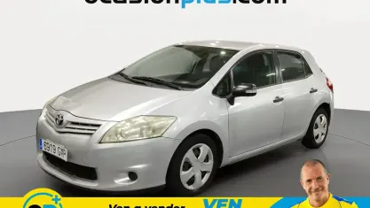 Usado Toyota Auris Live 90 CV (66 kW) 2010 Gris Utilitario