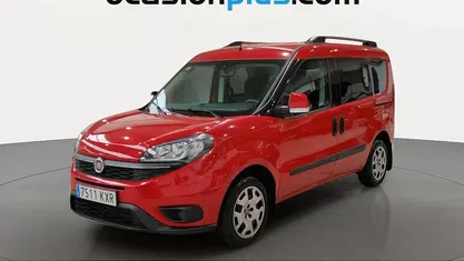 Usado Fiat Doblò Easy 120 CV (88 kW) 2019 Rojo Monovolumen