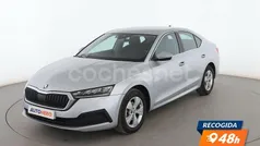 Gris Usado 2022 Skoda Octavia Ambition Berlina | 21.999 € (Buen precio)