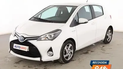 Usado Toyota Yaris Hybrid City 101 CV (74 kW) 2015 Berlina
