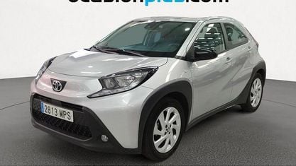 Usado Toyota Aygo X Play 72 CV (52 kW) 2024 Gris SUV