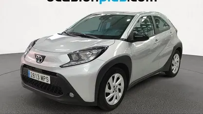 Gris Usado 2024 Toyota Aygo X Play SUV | 12.591 € (Precio justo)