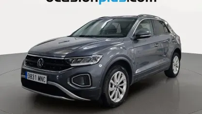 Usado VW T-Roc Life 110 CV (80 kW) 2024 Gris SUV