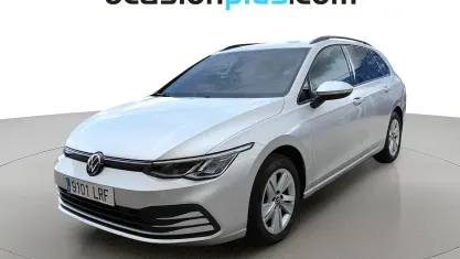 Usado VW Golf Life 110 CV (80 kW) 2021 Gris plata Familiar