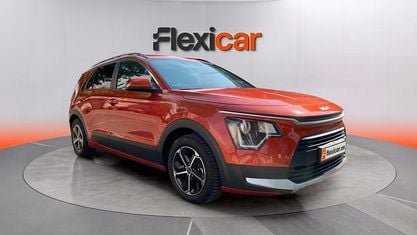 Begagnad Kia Niro 184 HK (135 kW) 2023 Orange SUV