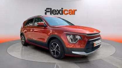 Begagnad Kia Niro 184 HK (135 kW) 2023 Orange SUV