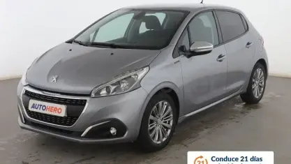 Usado Peugeot 208 Signature Sky 110 CV (80 kW) 2019 Gris Utilitario