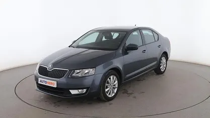 Usado Skoda Octavia Ambition 110 CV (80 kW) 2015 Gris Berlina