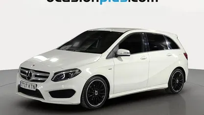 Usado Mercedes B200 AMG 136 CV (100 kW) 2019 Blanco Monovolumen