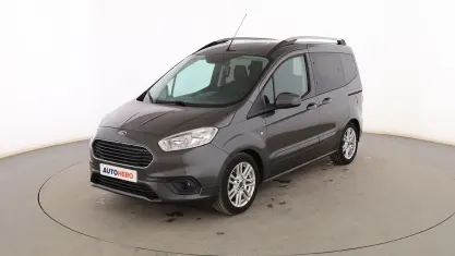 Usado Ford Tourneo Courier Titanium 100 CV (73 kW) 2019 Gris / plata Monovolumen