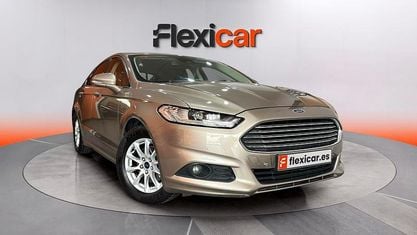 Usado Ford Mondeo Business Edition 150 HP (110 kW) 2019 Bege Sedan