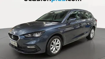 Usado Seat Leon Style 110 CV (80 kW) 2023 Gris Monovolumen