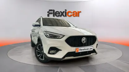 Usado MG ZS Luxury 111 CV (81 kW) 2022 Blanco SUV