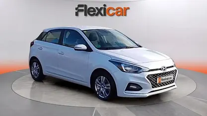 Usado Hyundai i20 100 CV (73 kW) 2020 Blanco Utilitario