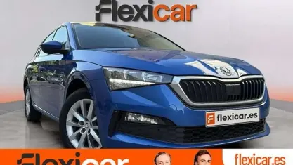 Usado Skoda Scala Ambition 95 CV (69 kW) 2022 Azul Utilitario