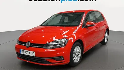Käytetty VW Golf VII 110 HP (80 kW) 2018 Punainen Viistoperä