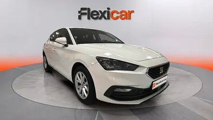 Usado Seat Leon Style 115 CV (84 kW) 2021 Blanco Berlina