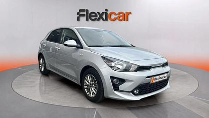 Occasion Kia Rio 84 PK (61 kW) 2023 Grijs Sedan