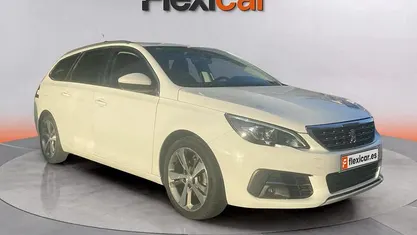 Usado 2020 Peugeot 308 SW Allure Familiar | 8290 € (Super precio)
