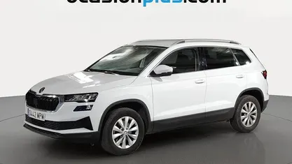Usado Skoda Karoq Selection 116 CV (85 kW) 2024 Blanco SUV