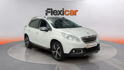 Usado Peugeot 2008 Active 110 CV (80 kW) 2015 Blanco SUV