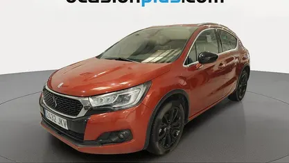 Usado DS Automobiles DS4 Style 120 CV (88 kW) 2015 Rojo Utilitario