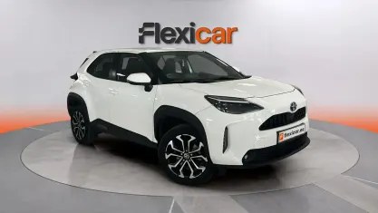 Usado Toyota Yaris Style 116 CV (85 kW) 2024 Blanco Utilitario