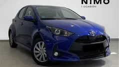 Azul Usado 2024 Toyota Yaris Hybrid Active Berlina | 22.000 € (Precio justo)
