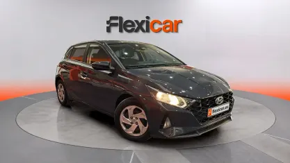 Usado Hyundai i20 101 CV (74 kW) 2022 Gris Utilitario