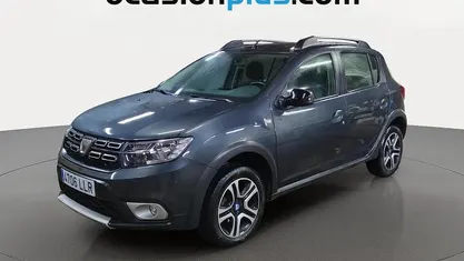 Usado Dacia Sandero Stepway 95 CV (69 kW) 2020 Gris Utilitario