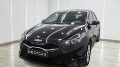 Usado 2023 Kia Ceed Berlina | 16.378 € (Precio justo)