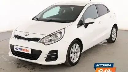 Usado Kia Rio 85 CV (62 kW) 2015 Blanco Berlina